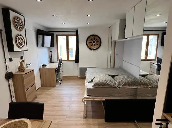 Studio Contemporain, A Deux Pas De La Mer A La Ciotat !