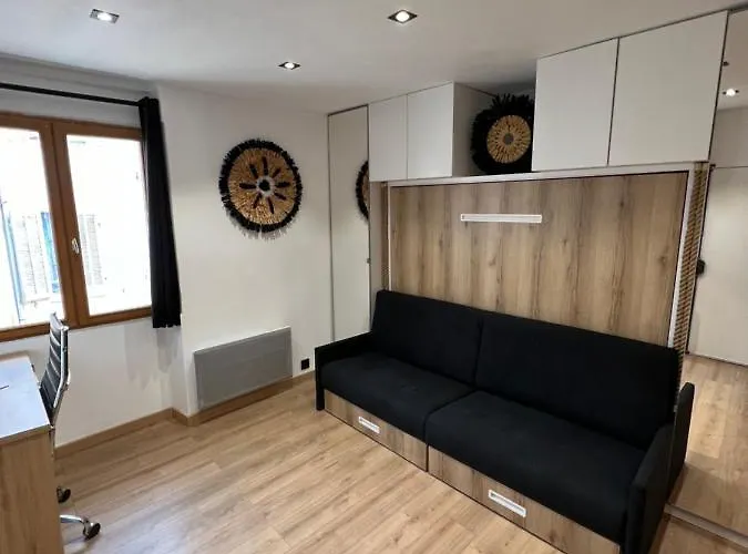 Studio Contemporain, A Deux Pas De La Mer A La Ciotat !